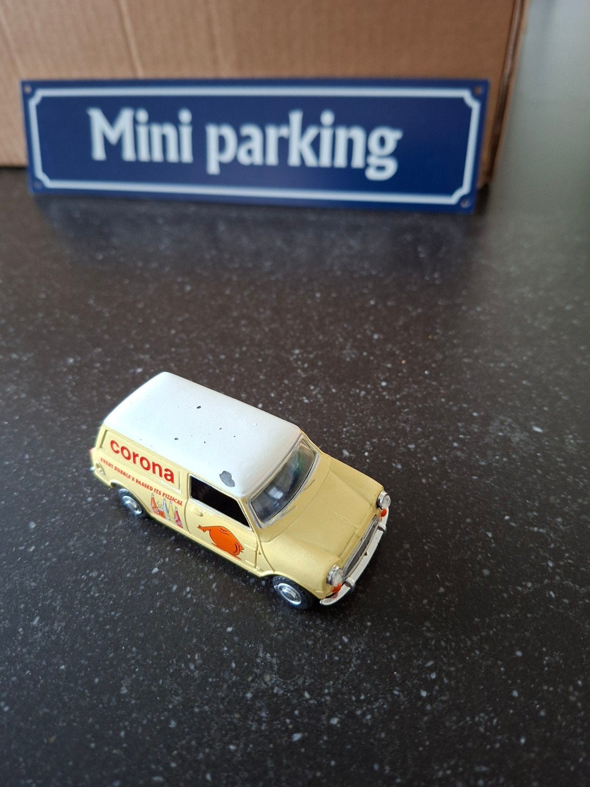 Miniatuur modelauto: Corona bestelwagen, Hobby en Vrije tijd, Overige merken, Gebruikt, 1:50 of kleiner, Auto