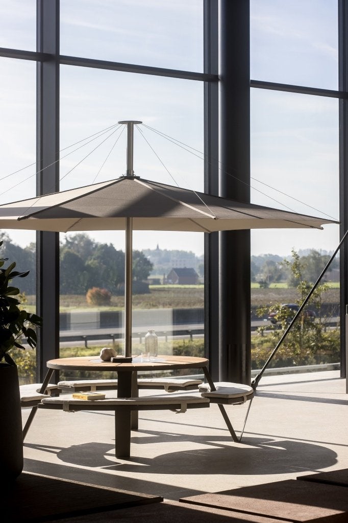 Extremis Pantagruel Gargantua Hopper tafel + Inumbra parasol, Tuin en Terras, Waterstad 23, Rond, Aluminium, Zo goed als nieuw