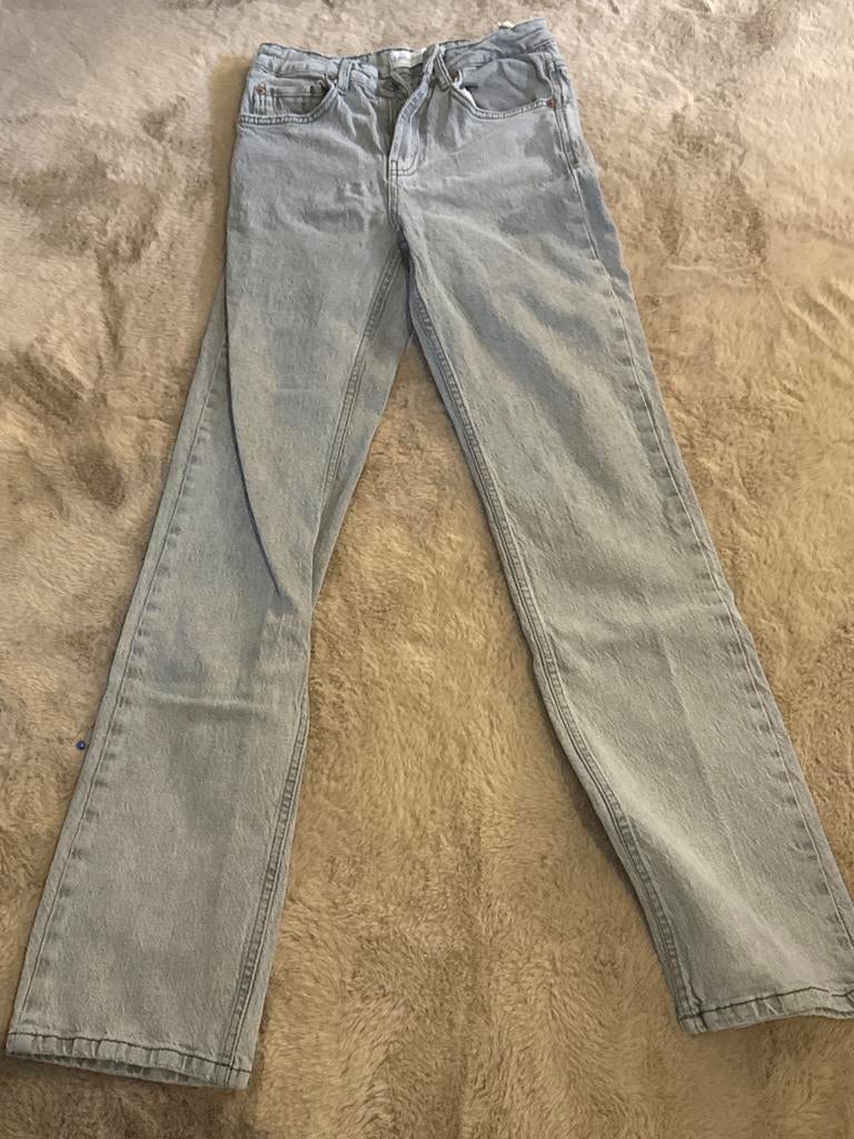 Stradivarius jeans maat 34, Kleding | Dames, Ophalen of Verzenden, Zo goed als nieuw, Blauw, W27 (confectie 34) of kleiner