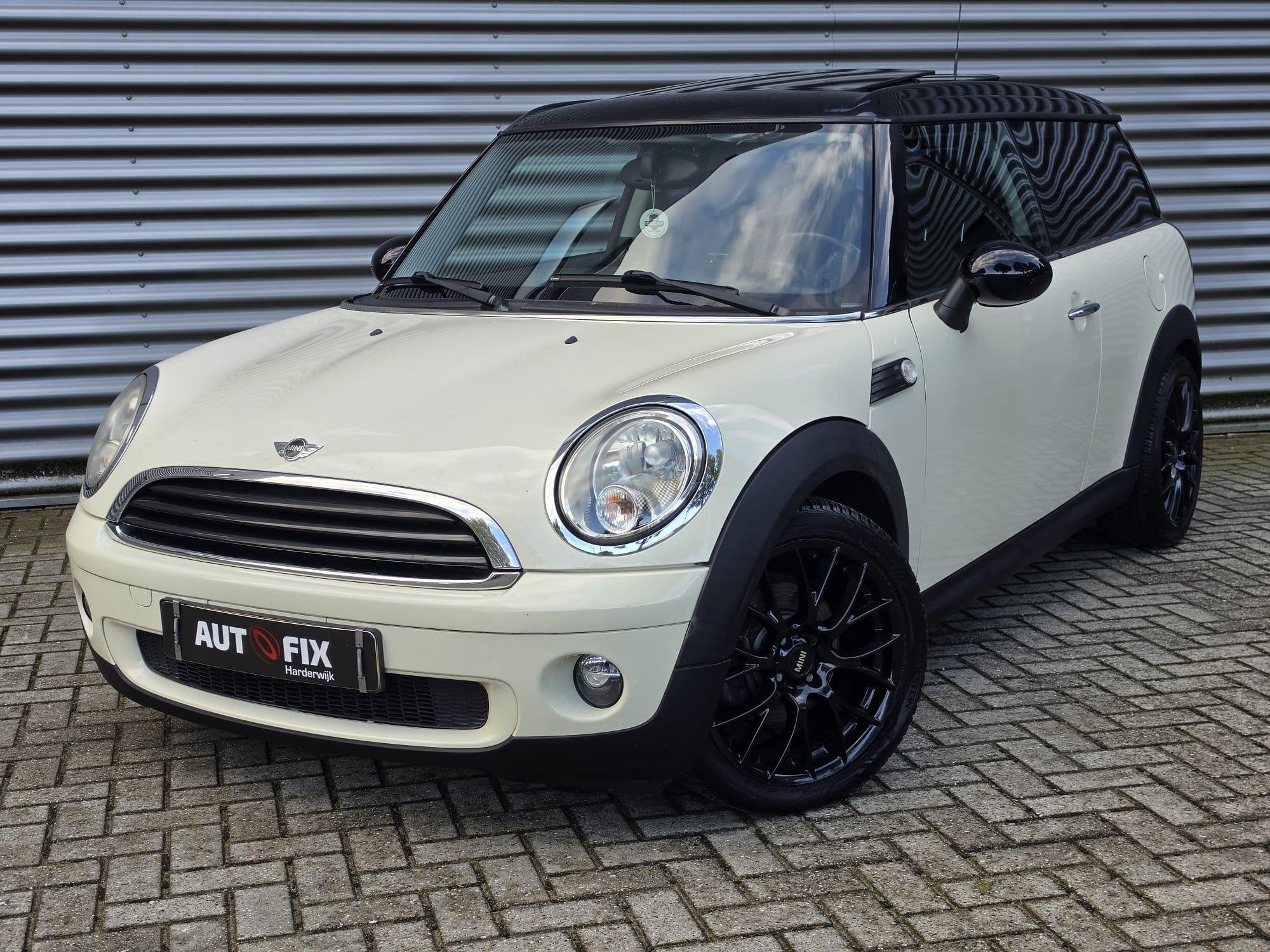 MINI Clubman 1.4 One Business Line / Nieuwe ketting + Klepse, Voorwielaandrijving, Stof, Gebruikt, 4 stoelen
