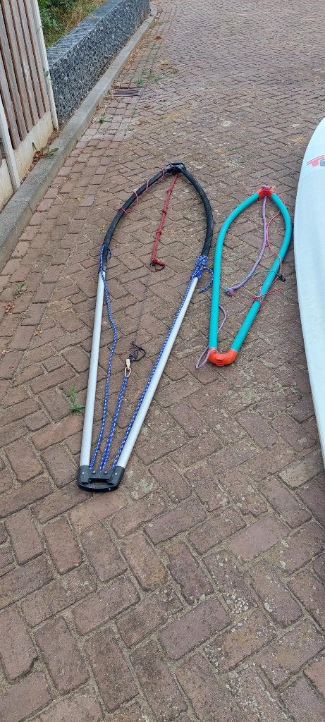 surfplank met groot zeil en kinderzeil, Watersport en Boten, Gebruikt, 5 tot 6.5 m², Met mast, 300 cm of meer