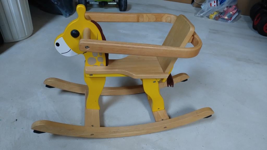 Houten hobbelgiraf met zitje, Ophalen, Gebruikt