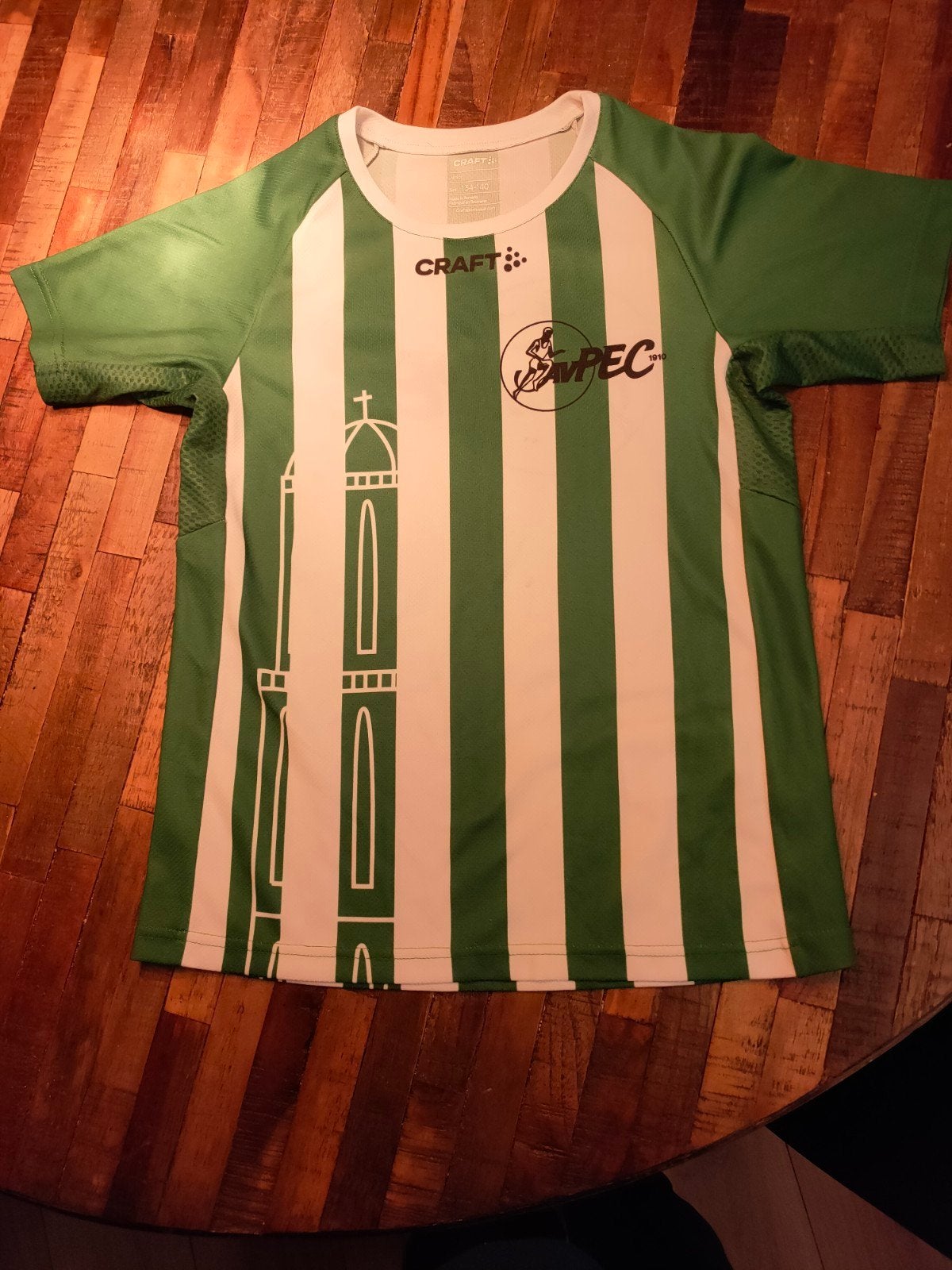 Atletiek Av Pec Craft shirt groen/wit gestreept maat 134/140, Jongen of Meisje, Sport- of Zwemkleding, Ophalen of Verzenden, Zo goed als nieuw