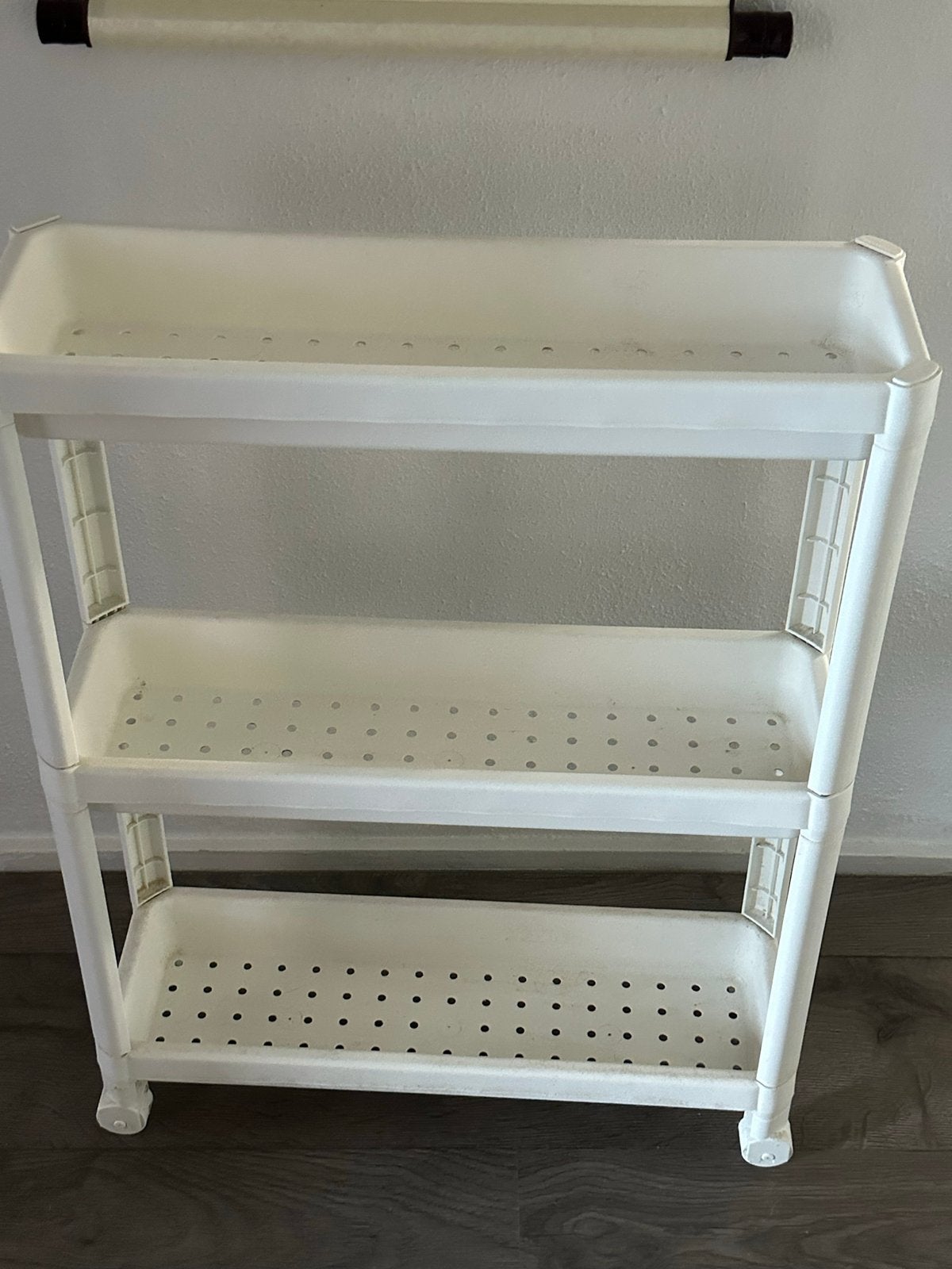 IKEA VESKEN Wit kunststof opbergrek met 3 etages op wieltjes, Huis en Inrichting, Ophalen, Gebruikt