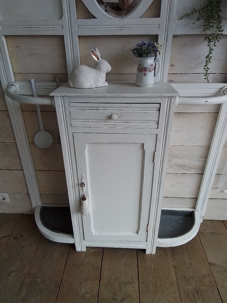 Brocante kapstok, Ophalen