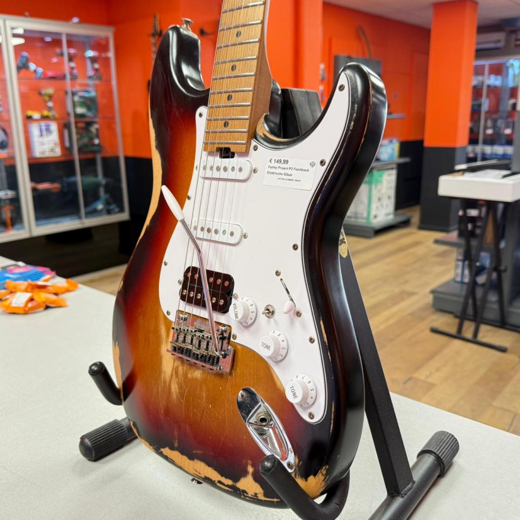 Fazley Project P2 Flashback Elektrische Gitaar, Flex Ltd., Zo goed als nieuw, https://flex.com/contact-us, Nobelstraat 10, 5807 GA Oostrum LB, Limburg, Nederland