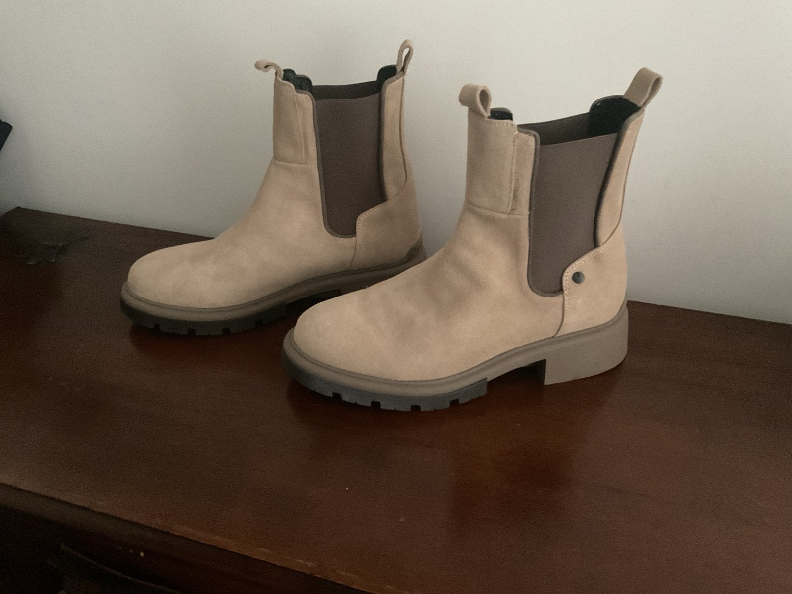 Hush Puppies Chelsea boots - Beige, Ophalen of Verzenden, Zo goed als nieuw, Beige, Lage of Enkellaarzen