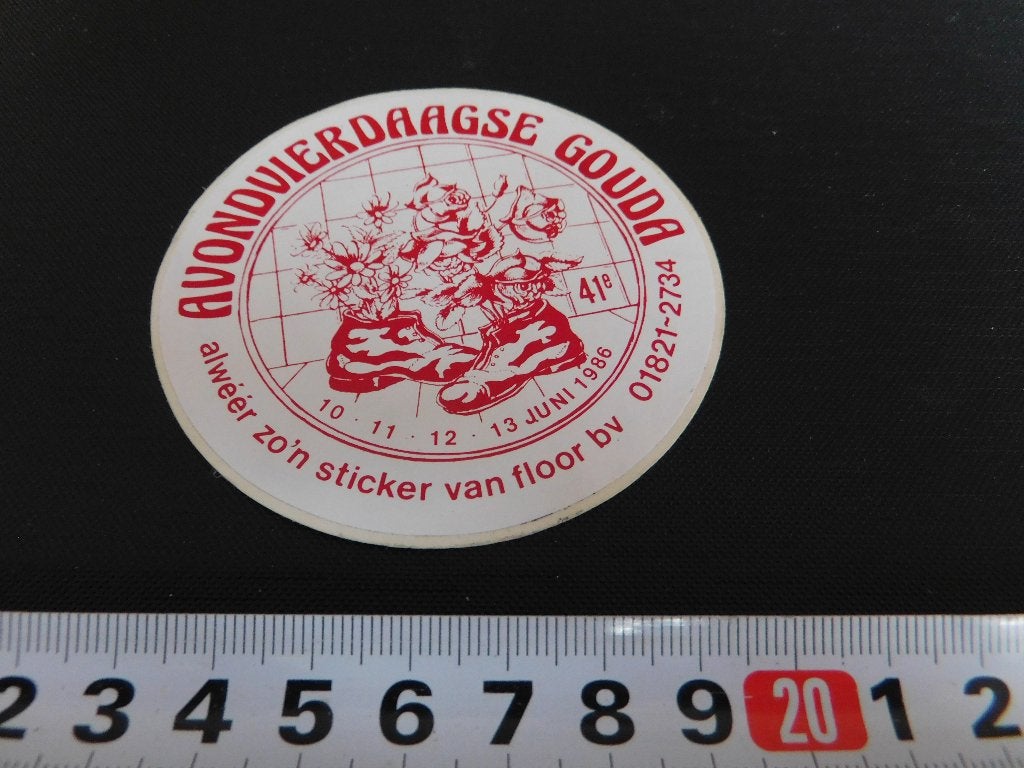 sticker strip wandelschoenen 41e avondvierdaagse gouda 1986, Verzamelen, Ophalen, Zo goed als nieuw