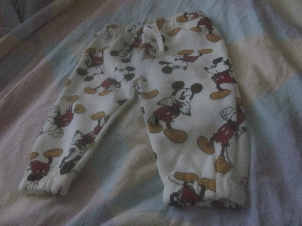 Nieuwe wit/rood/zwart/oker jogging broekje Mickey Mouse 74, Disney, Broekje, Nieuw, Ophalen of Verzenden