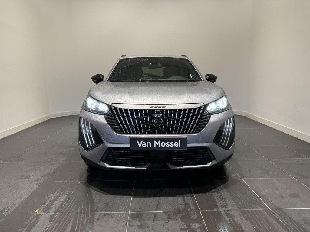 Peugeot 2008 1.2 Hybrid 136 Allure l Navi l Parkeersensoren, Auto's, Peugeot, Gebruikt, Euro 6, 1199 cc, Leder en Stof