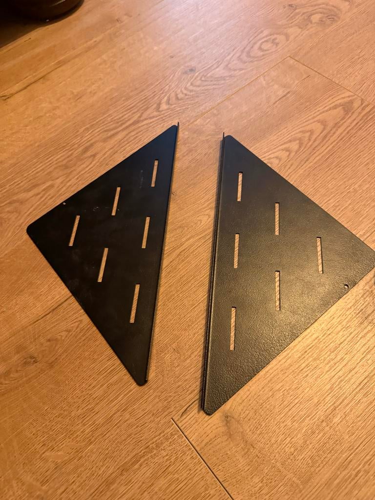 Zwarte metalen hoekplankjes (2 stuks), Auto diversen, Ophalen