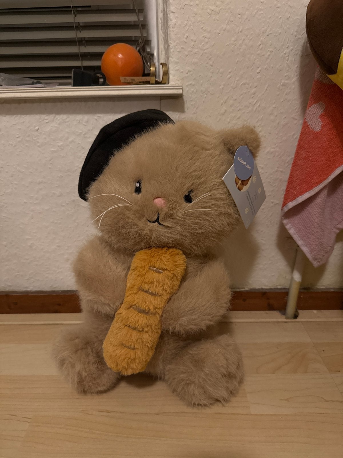 Nieuwe HEMA Knuffel Kat met Baret en Stokbrood, Hema, Nieuw, Ophalen of Verzenden, Met label
