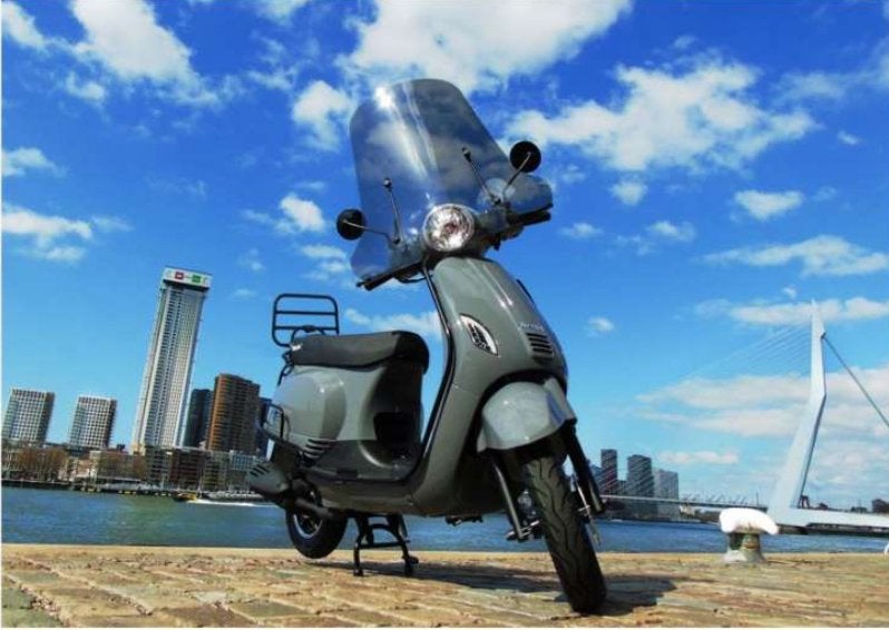 Berini Napoli II scooter 2021 - Slechts 3.400km! Vespa style, Fietsen en Brommers, Snorfietsen en Snorscooters, Ophalen, Zo goed als nieuw