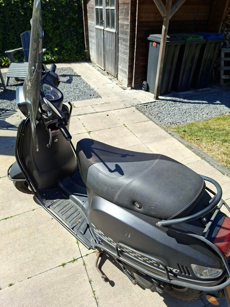 Btc Riva scooter geel kenteken, Fietsen en Brommers, Scooters | Overige merken, Ophalen, Gebruikt, Maximaal 45 km/u, Btc