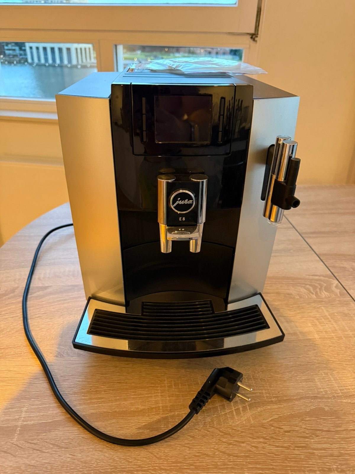 JURA E8 Piano Black (2018-model), Ophalen, Gebruikt, 10 kopjes of meer, Koffiemachine