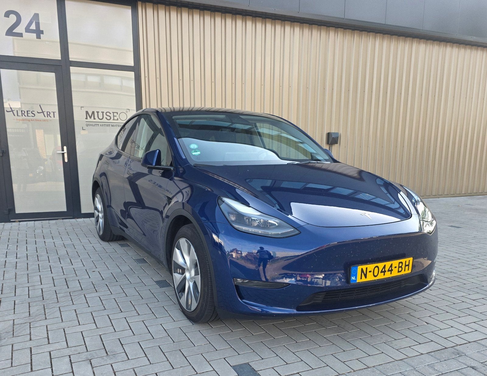 Tesla model Y long range/Awd/SOH 91%/trekhaak, Automaat, Blauw, Origineel Nederlands, Elektrisch