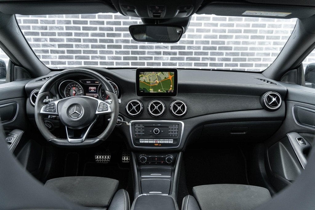 Mercedes-Benz CLA-klasse Shooting Brake 180 Ambition AMG Lin, CLA, 730 kg, Gebruikt, 4 cilinders