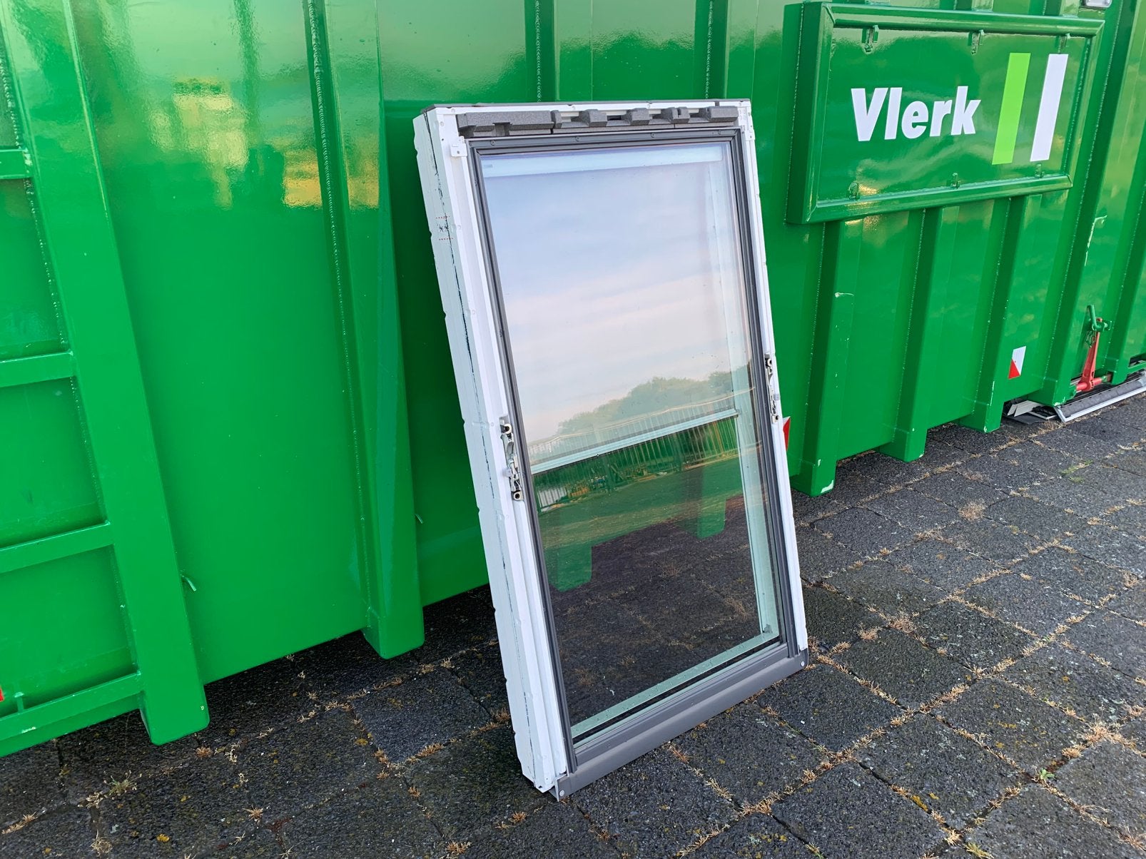 KUNSTSTOF VELUX DAKRAAM GGU PK10 94x160 MET GORDIJN, Doe-het-zelf en Verbouw, Kozijnen en Schuifpuien, Ophalen, Zo goed als nieuw