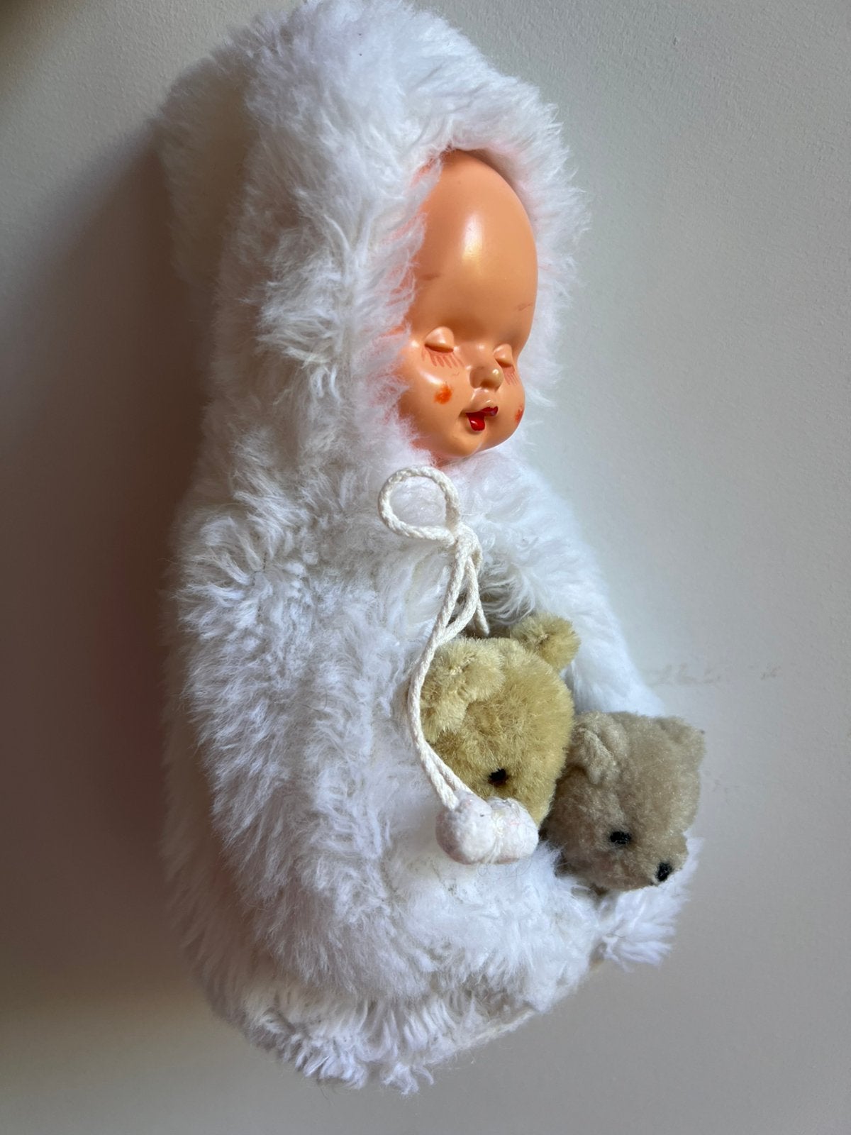 Vintage verstoppopje met beertjes, Verzamelen, Poppen, Ophalen of Verzenden, Gebruikt, Pop
