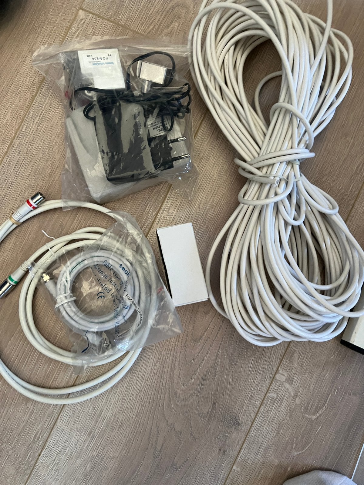 088 - Coax versterker Tratec FRA-752/N / Coax kabels, Ophalen of Verzenden, Gebruikt, 10 meter of meer, Coaxiale kabel