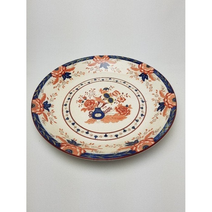 # Bord met een vaas met bloemen. Petrus Regout. 1860 - 1890, Ophalen