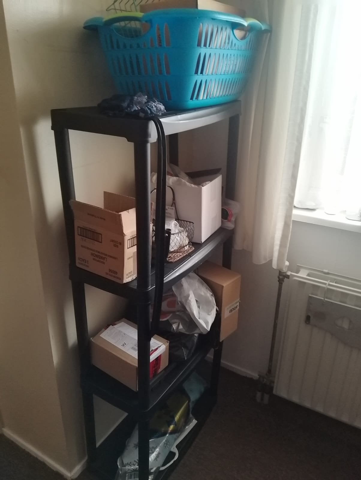 Stevig zwart kunststof rek met 4 planken, Ophalen, Gebruikt
