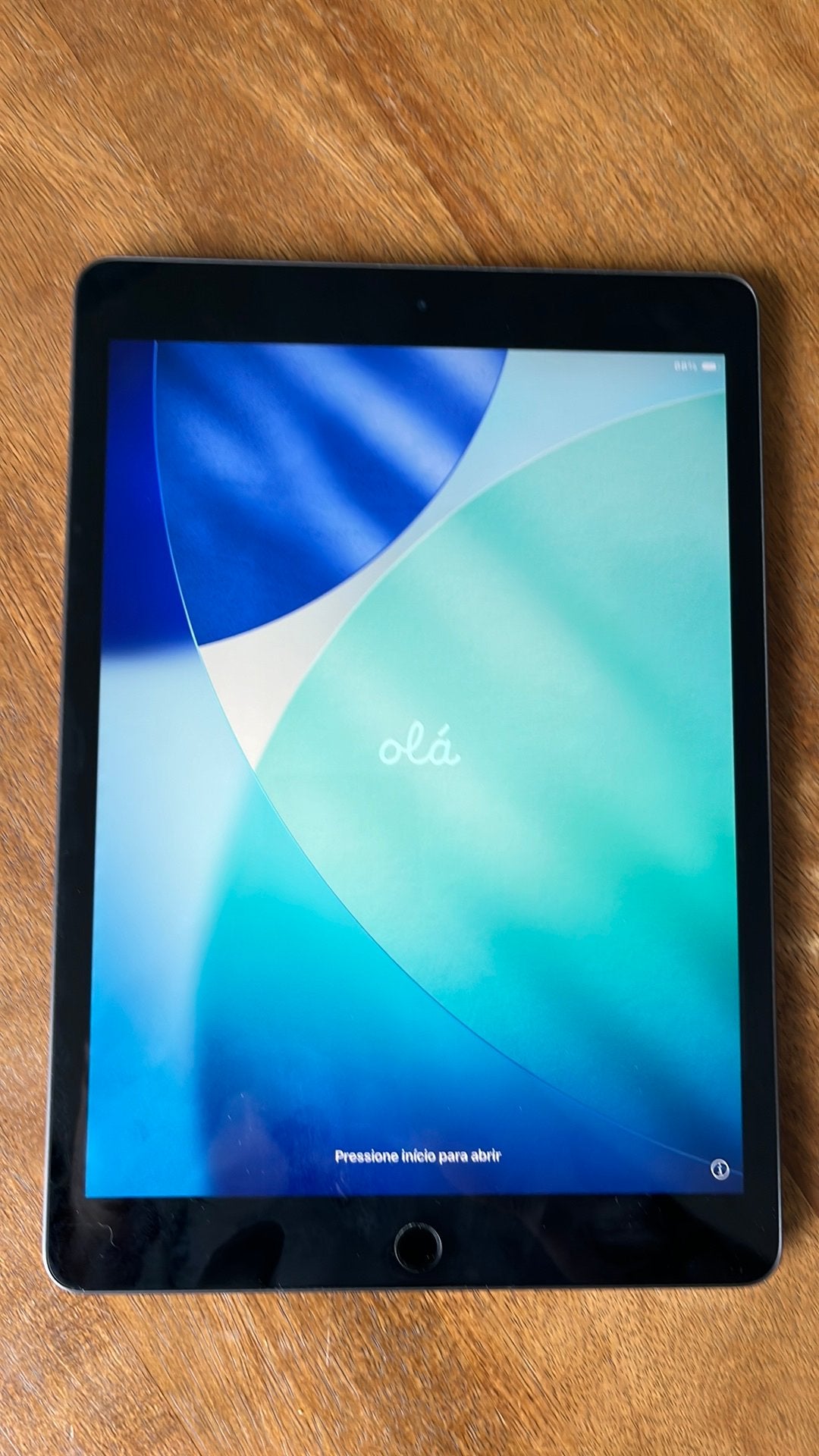 iPad (8e generatie) 128gb met Logitech toetsenbord case, Apple iPad, Zwart, Zo goed als nieuw, 128 GB