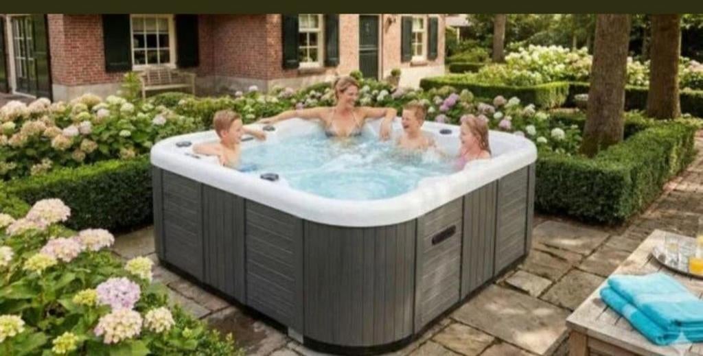 Mallorca Spa Diamond - 5 jaar oud, zeer goede staat!, Ophalen