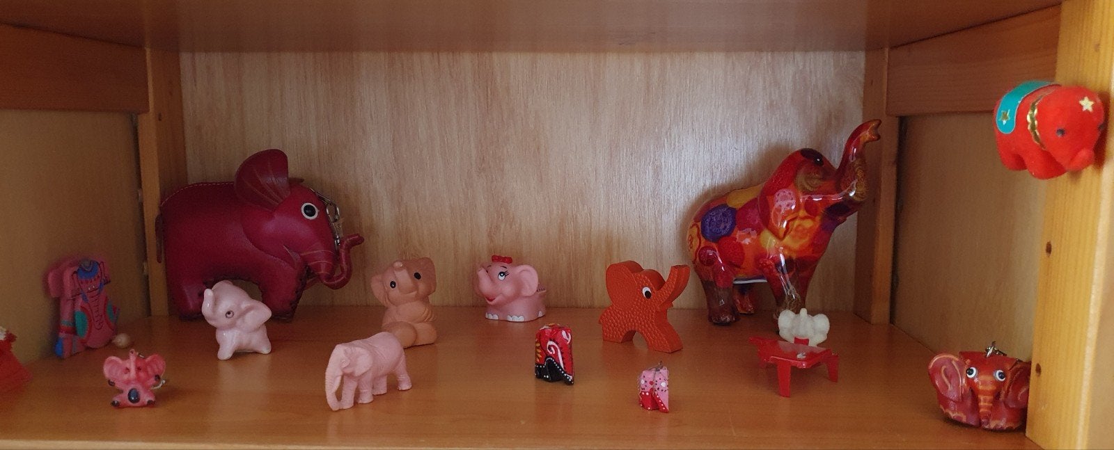Set rode olifanten, Ophalen of Verzenden, Zo goed als nieuw, Wild dier, Beeldje of Figuurtje