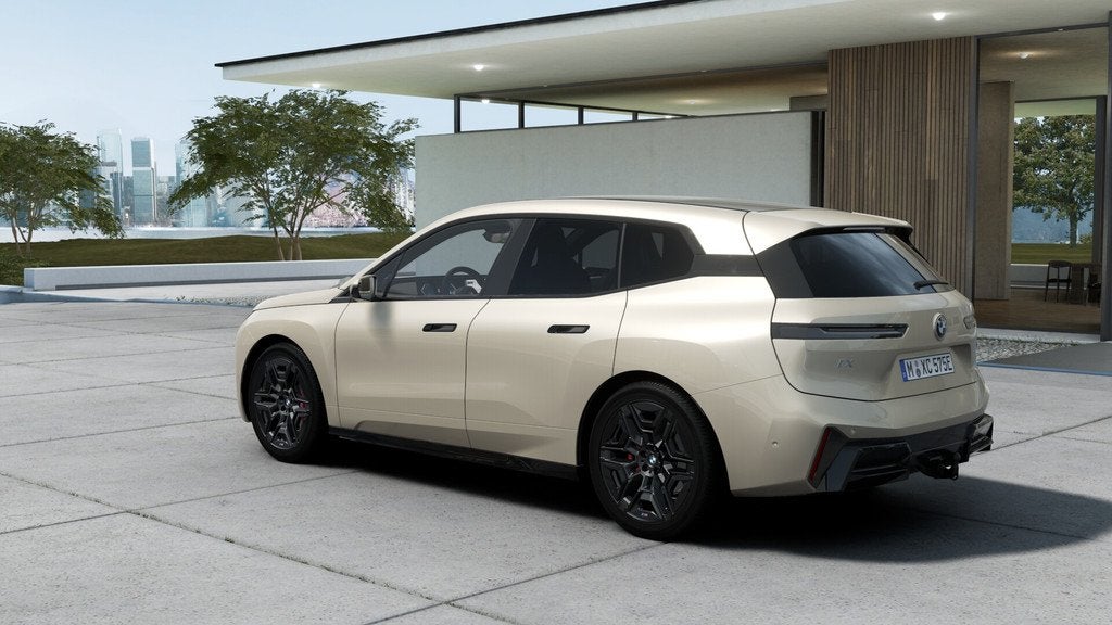 BMW iX xDrive45 M Sport / Panoramadak Sky Lounge / Trekhaak, Auto's, BMW, Automaat, Lederen bekleding, Zwart, IX