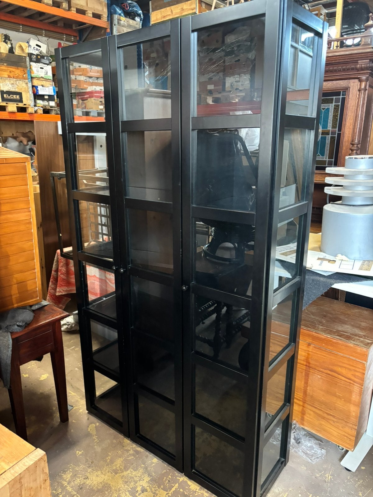Ruime vitrinekast - zwart - 120x40x210H, 1025xe, Ophalen of Verzenden, Zo goed als nieuw, Re