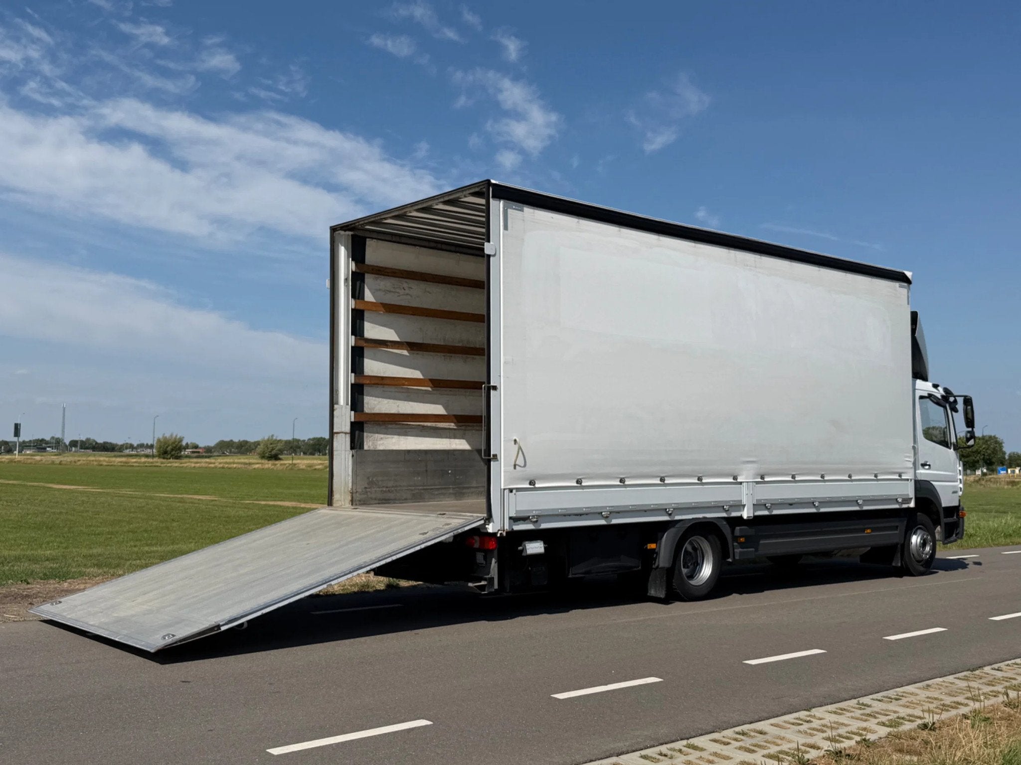 Mercedes-Benz 1317 ATEGO1323L EURO6. 723x248x289 ! 2 Tons La, Auto's, Bestelauto's, Automaat, Gebruikt, Euro 6, 4 cilinders