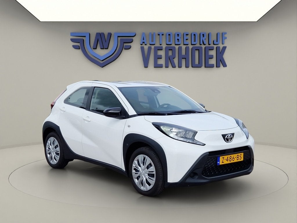 Toyota Aygo X 1.0 VVT-i MT Play NL Auto - Groot Scherm - Car, Auto's, 12 maanden, Gebruikt, 920 kg, 4 stoelen