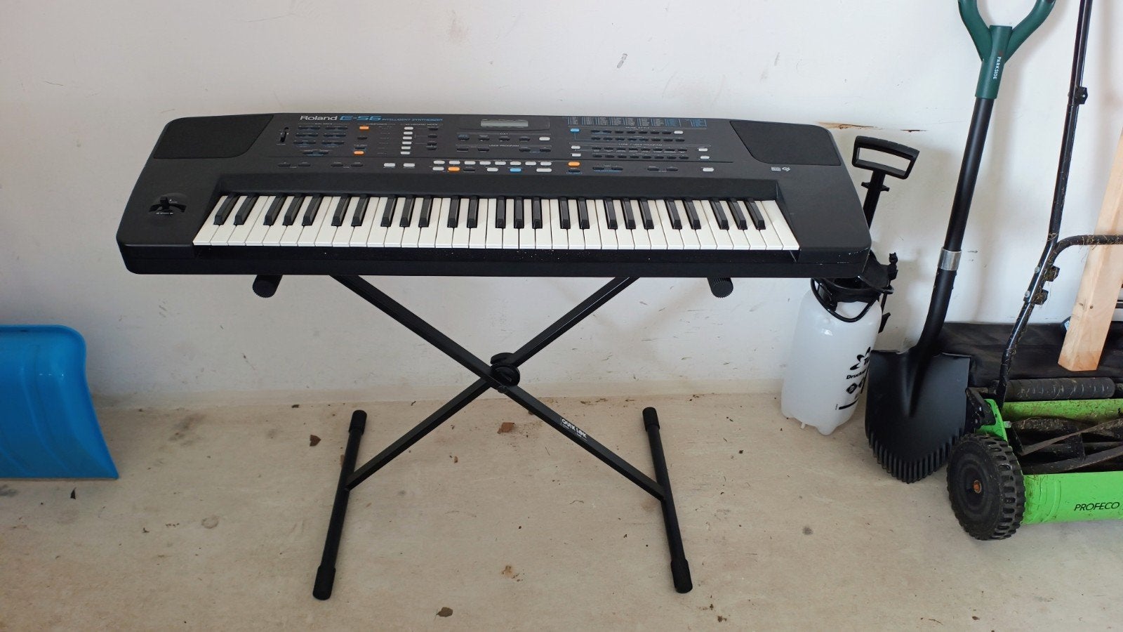 Roland E-56 Keyboard met standaard en extra's, Ophalen, 61 toetsen, Roland, Zo goed als nieuw