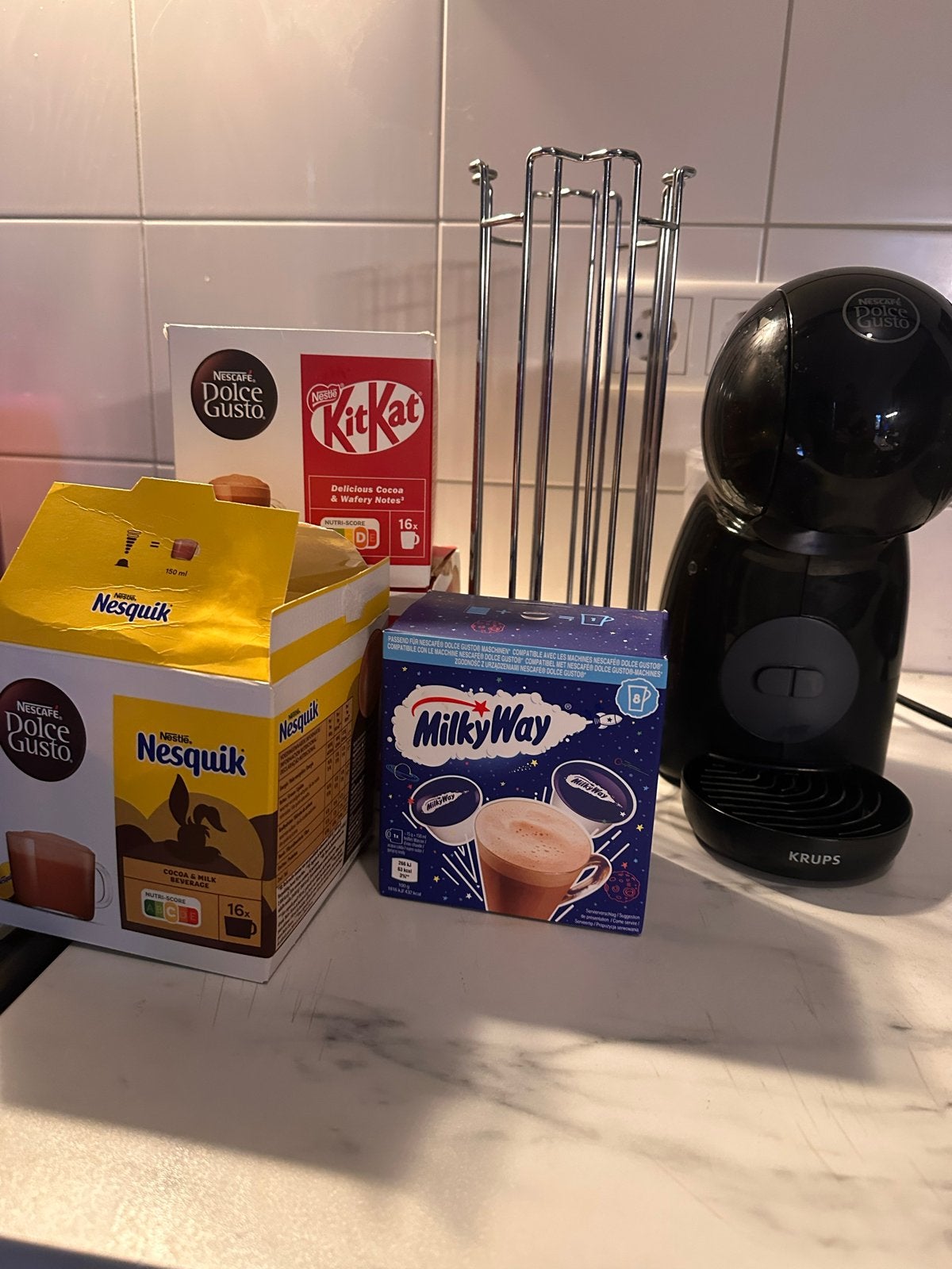 Krups Piccolo XS Zwart met cups en houder, Koffiepads en cups, Koffiemachine, Ophalen of Verzenden, Zo goed als nieuw