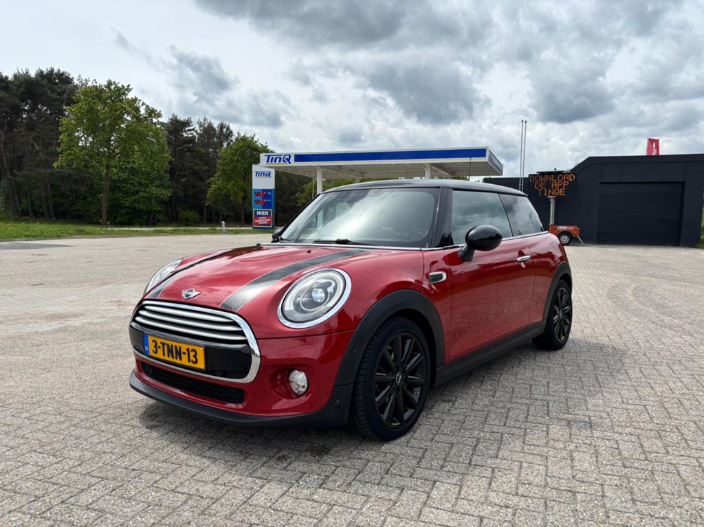 Mini 1.5 Cooper 2014 Rood, Voorwielaandrijving, 136 pk, Navigatiesysteem, 4 stoelen