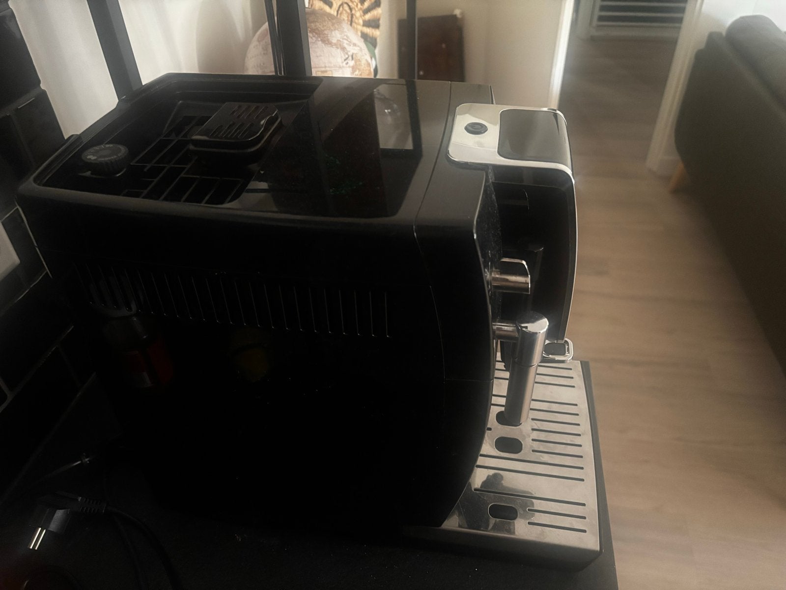 De'Longhi volautomatische koffie machine, Witgoed en Apparatuur, Koffiezetapparaten, Ophalen, Afneembaar waterreservoir, Espresso apparaat
