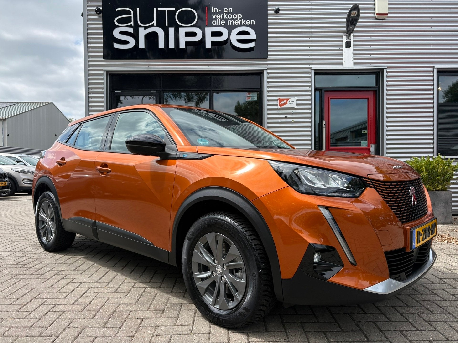Peugeot E-2008 EV Active Pack 50 kWh -SOH 91.25%-3 FASE-TREK, Auto's, Gebruikt, Zwart, Overige kleuren, Origineel Nederlands