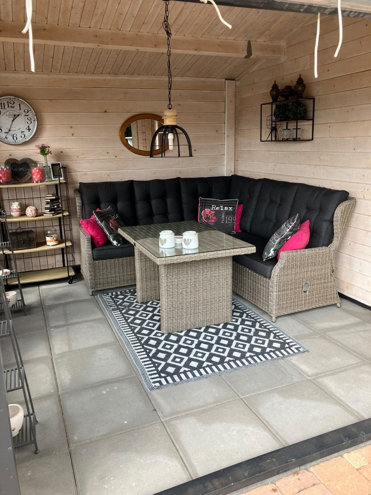 3-delige Loungebank incl tafel wegens verhuizing naar appart, Tuin en Terras, Ophalen, 6 zitplaatsen, Zo goed als nieuw, Loungeset
