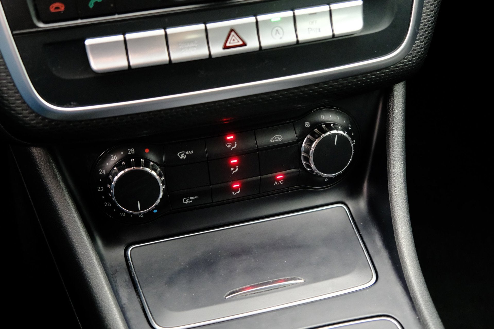 Foto 13 van Mercedes-Benz A-klasse 160 Ambition Aut. LED|Navi|1e Eig|Hal