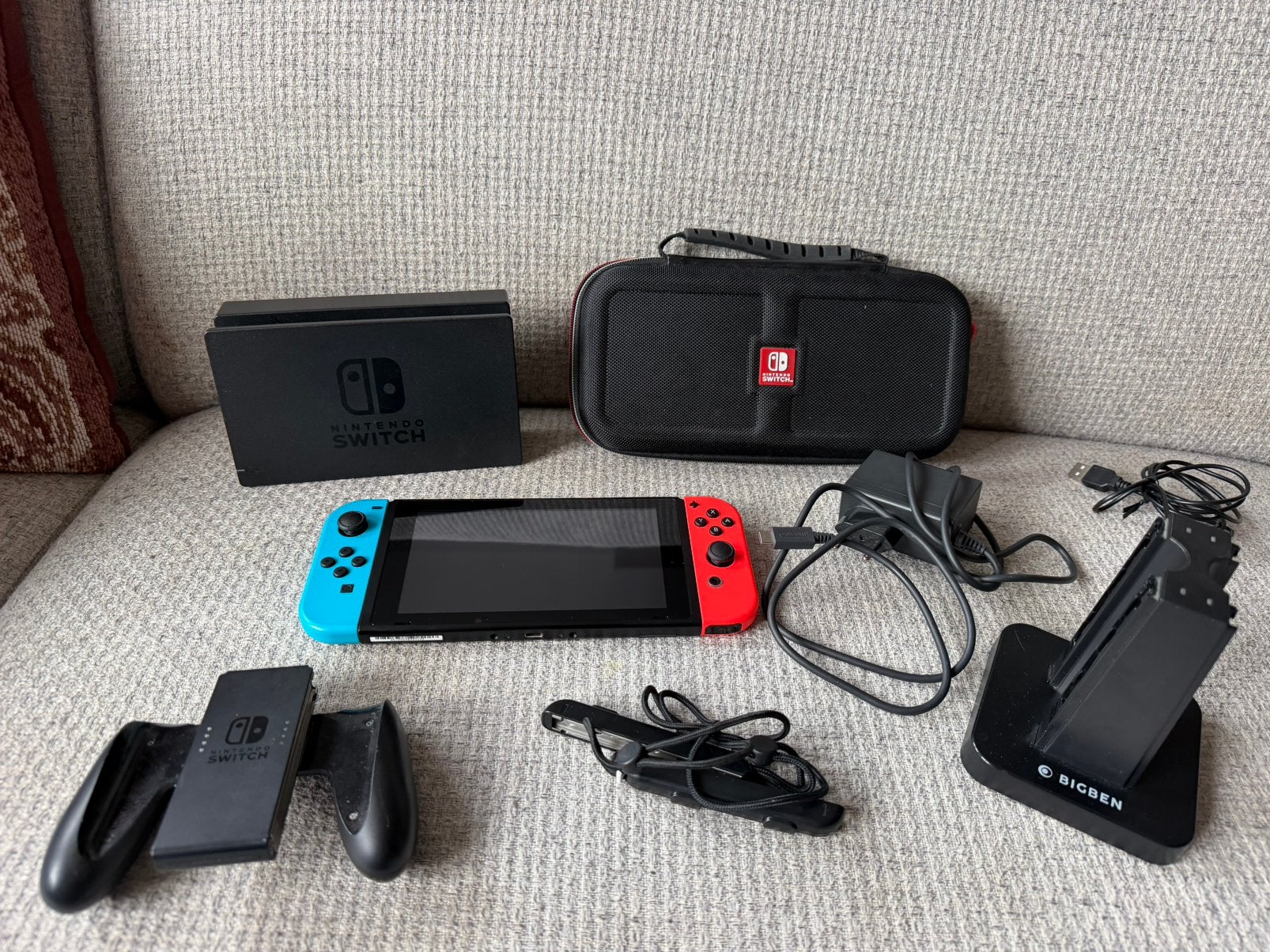 Nintendo Switch V2 (2021) - IN EEN ZEER NETTE STAAT!, Ophalen of Verzenden, Zo goed als nieuw, Met 2 controllers, Switch 2019 Upgrade