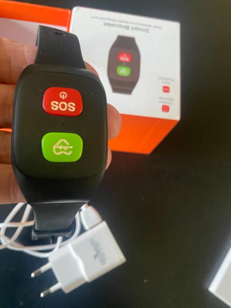 Nieuw sos alarmhorloge met prepaid kaart etc, Ophalen of Verzenden, Zo goed als nieuw