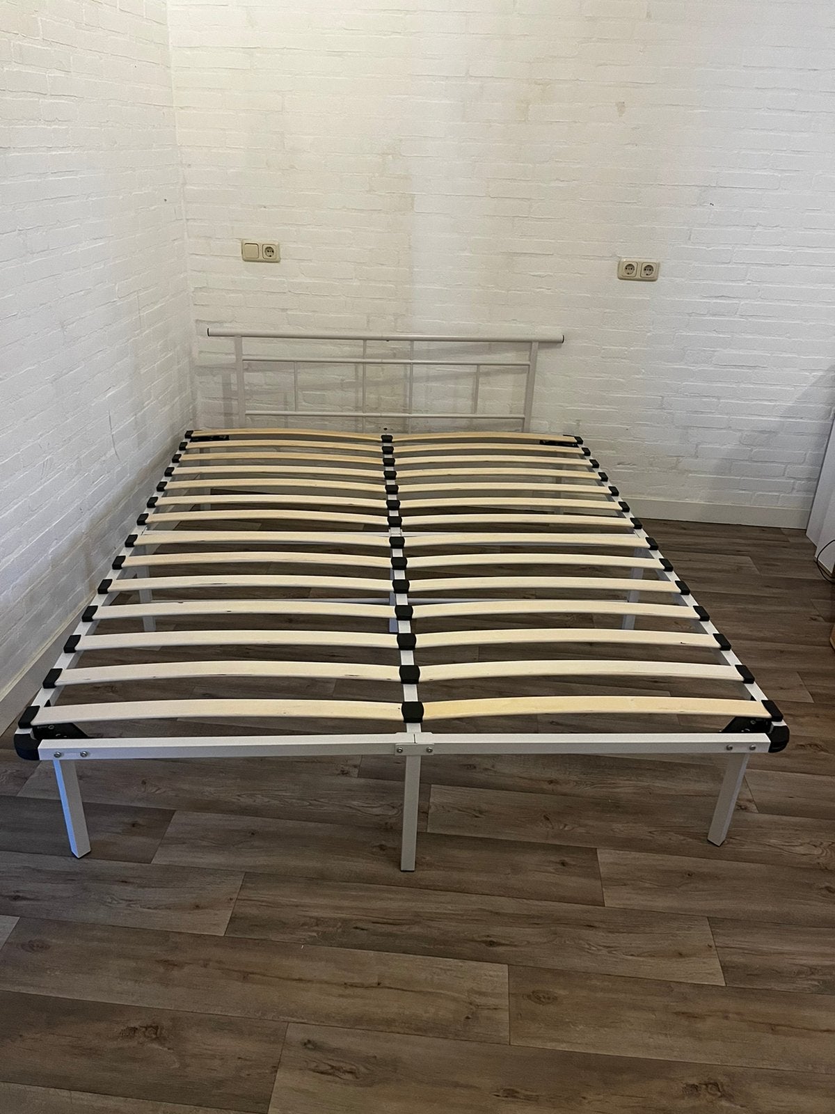 vidaXL Bedframe metaal wit 160x200 cm (logeerbed), Huis en Inrichting, Slaapkamer | Bedden, Ophalen, Gebruikt, Wit, Tweepersoons