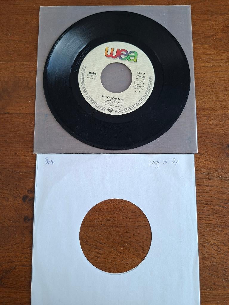 Babe ,dolly the doll, 7 inch, Ophalen of Verzenden, Zo goed als nieuw, Rock en Metal