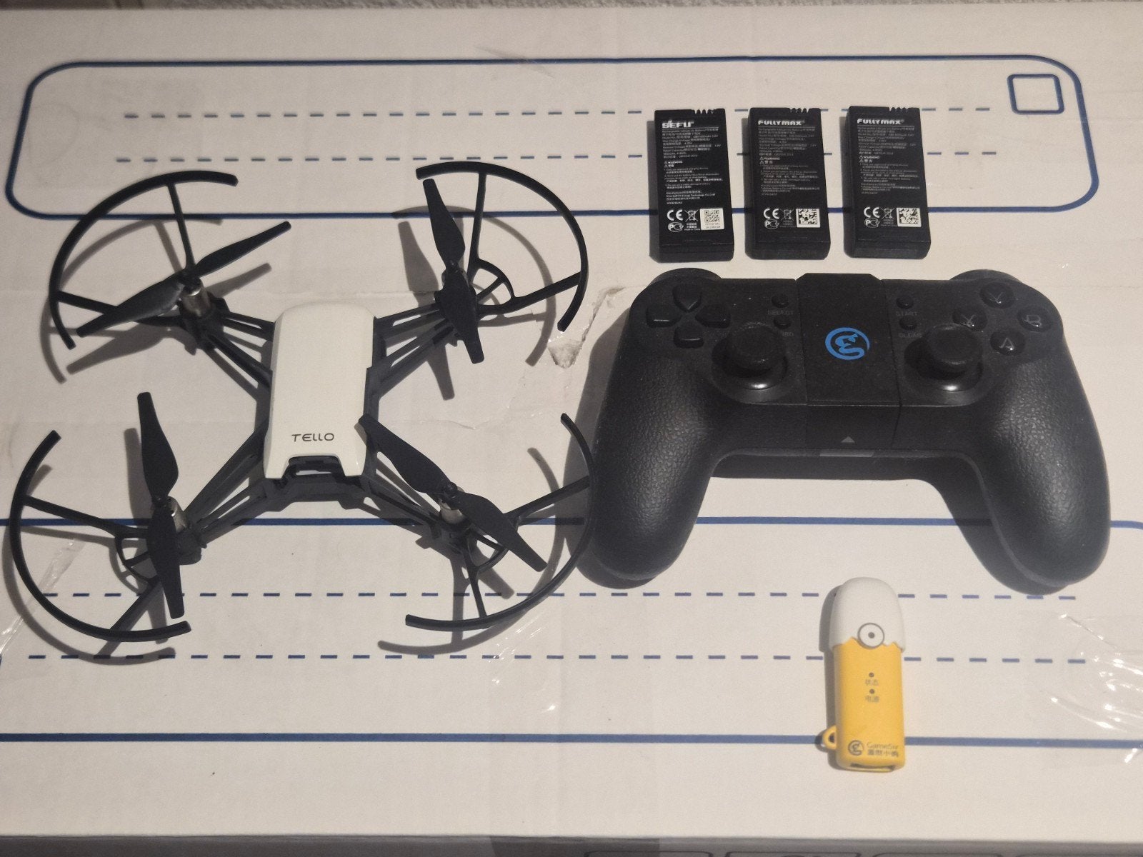 DJI Tello quadcopter drone met Gamesir T1S en 3 accu's, Cameradrone, Ophalen of Verzenden, Zo goed als nieuw, Minder dan 250 gram