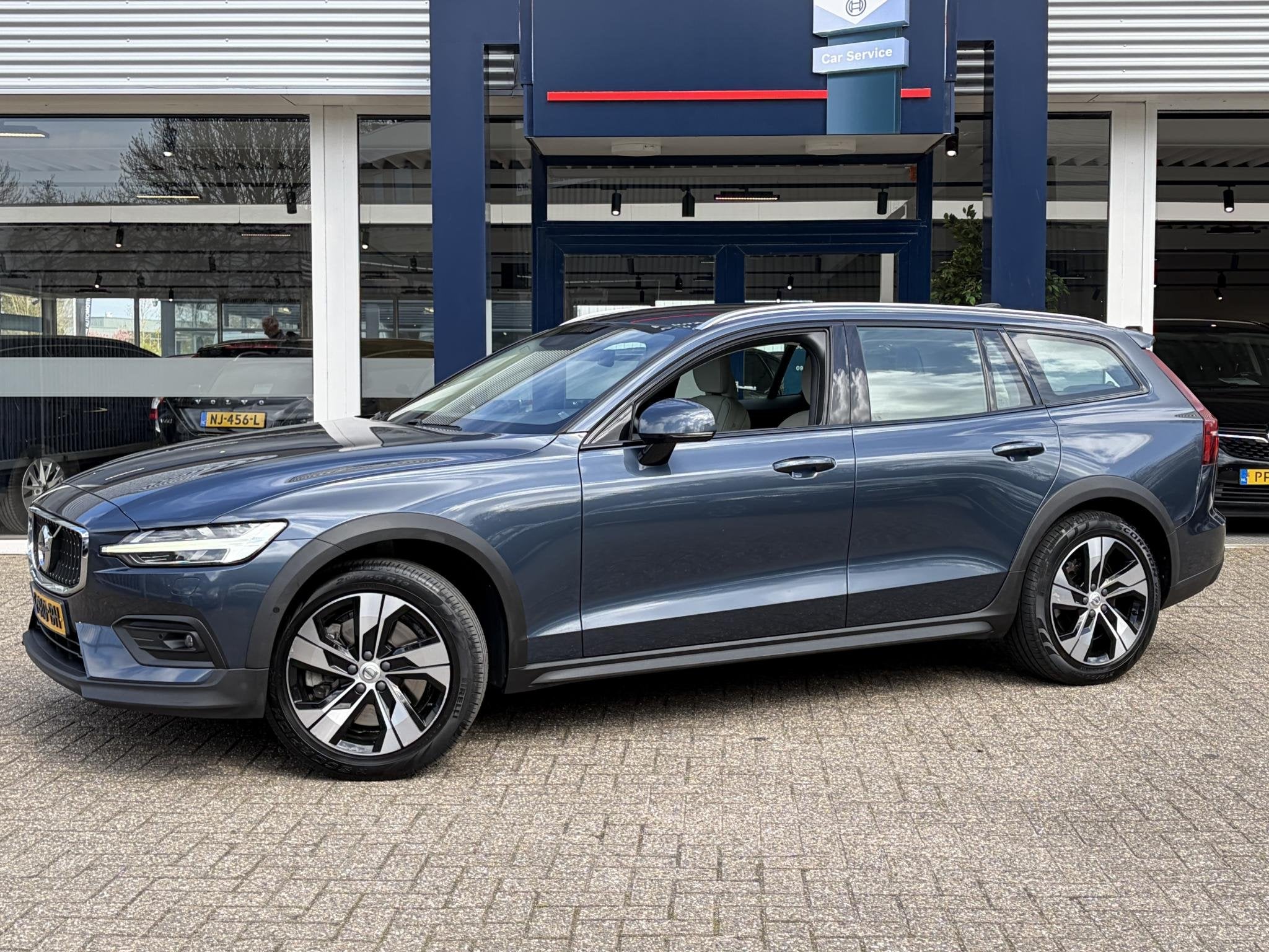 Volvo V60 Cross Country 2.0 D4 AWD Intro Edition / Polestar-, Auto's, Volvo, Automaat, Dealer onderhouden, Gebruikt, Euro 6