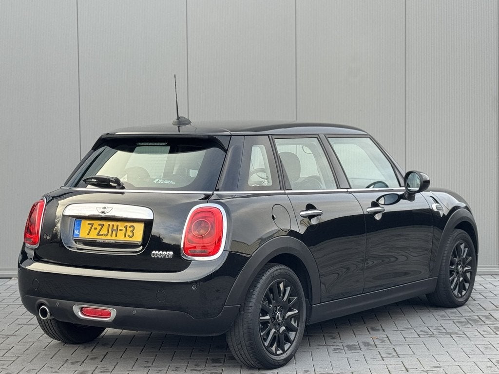 MINI Cooper 1.5 Salt 5-deurs | LED koplampen | Groot Navi |, Gebruikt, Bedrijf, Handgeschakeld, Cooper