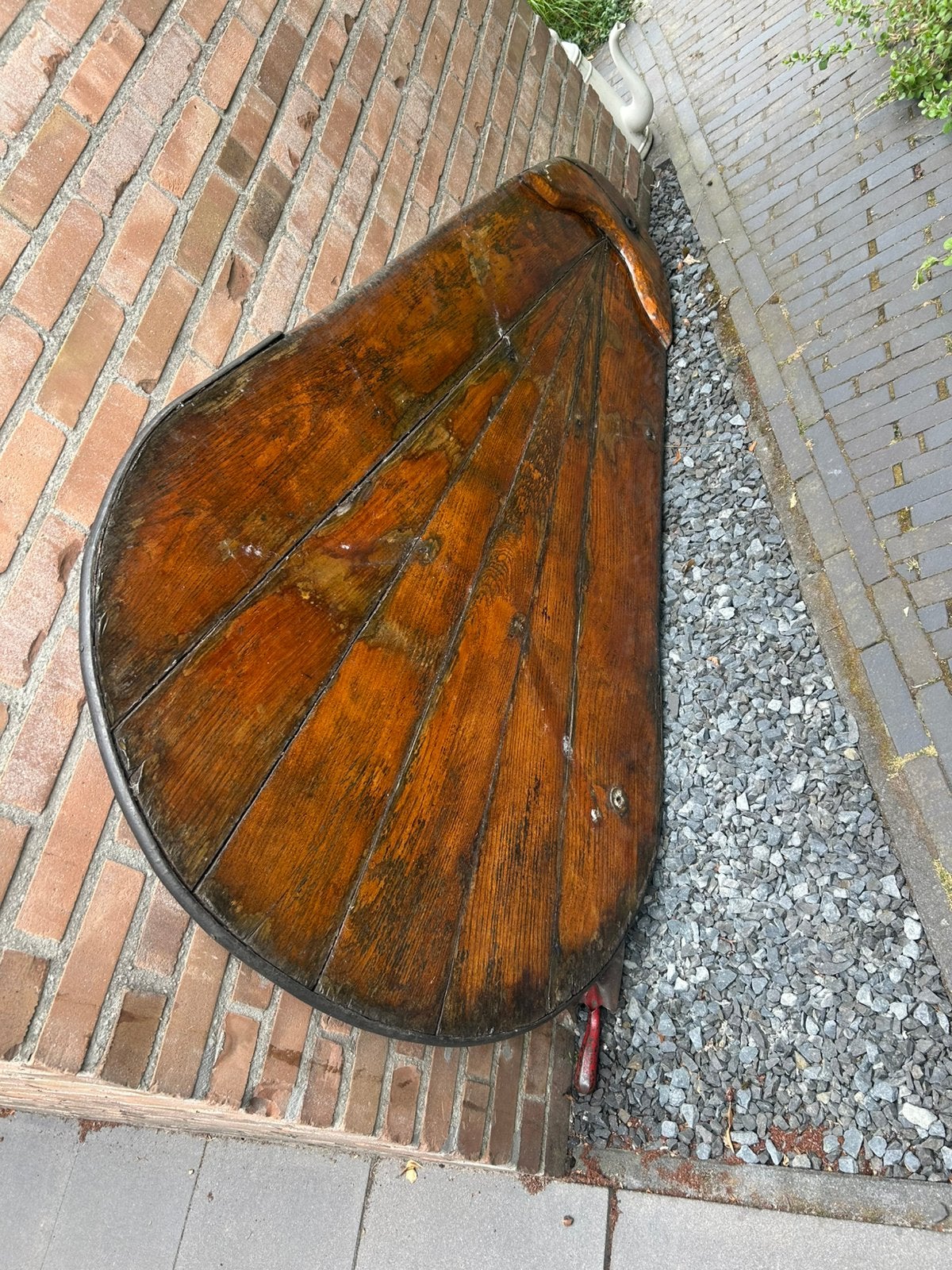Gereserveerd: Zijzwaard van platbodem als tuintafel, Ophalen, Gebruikt, Ovaal, Hout