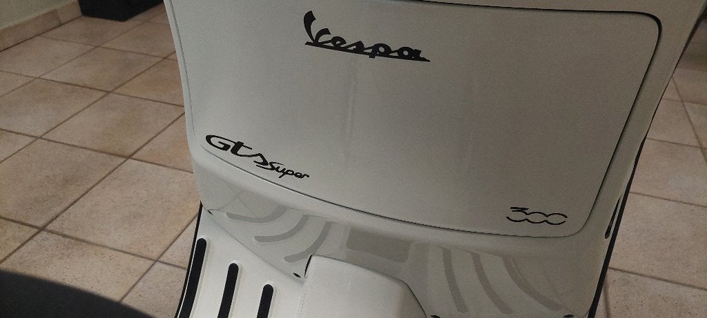 Vespa stuur geichten en stickers, Ophalen
