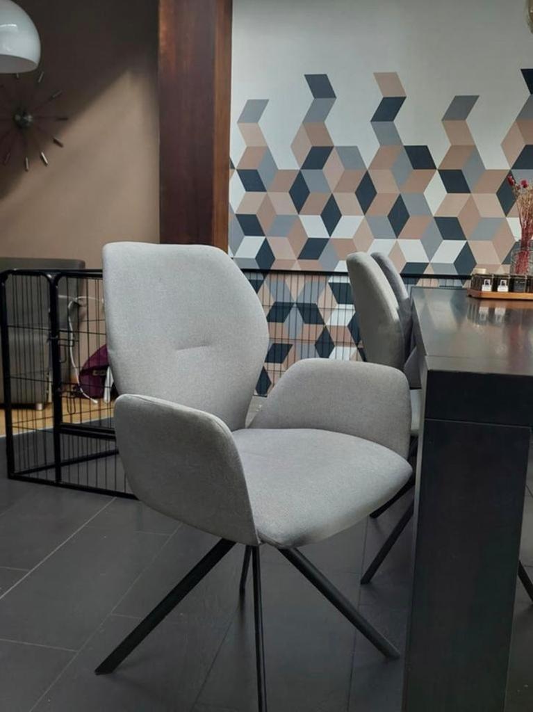 Te koop 6 draaibare stoelen van Goossens, Huis en Inrichting, Stoelen, Ophalen, Zo goed als nieuw, Stof, Grijs